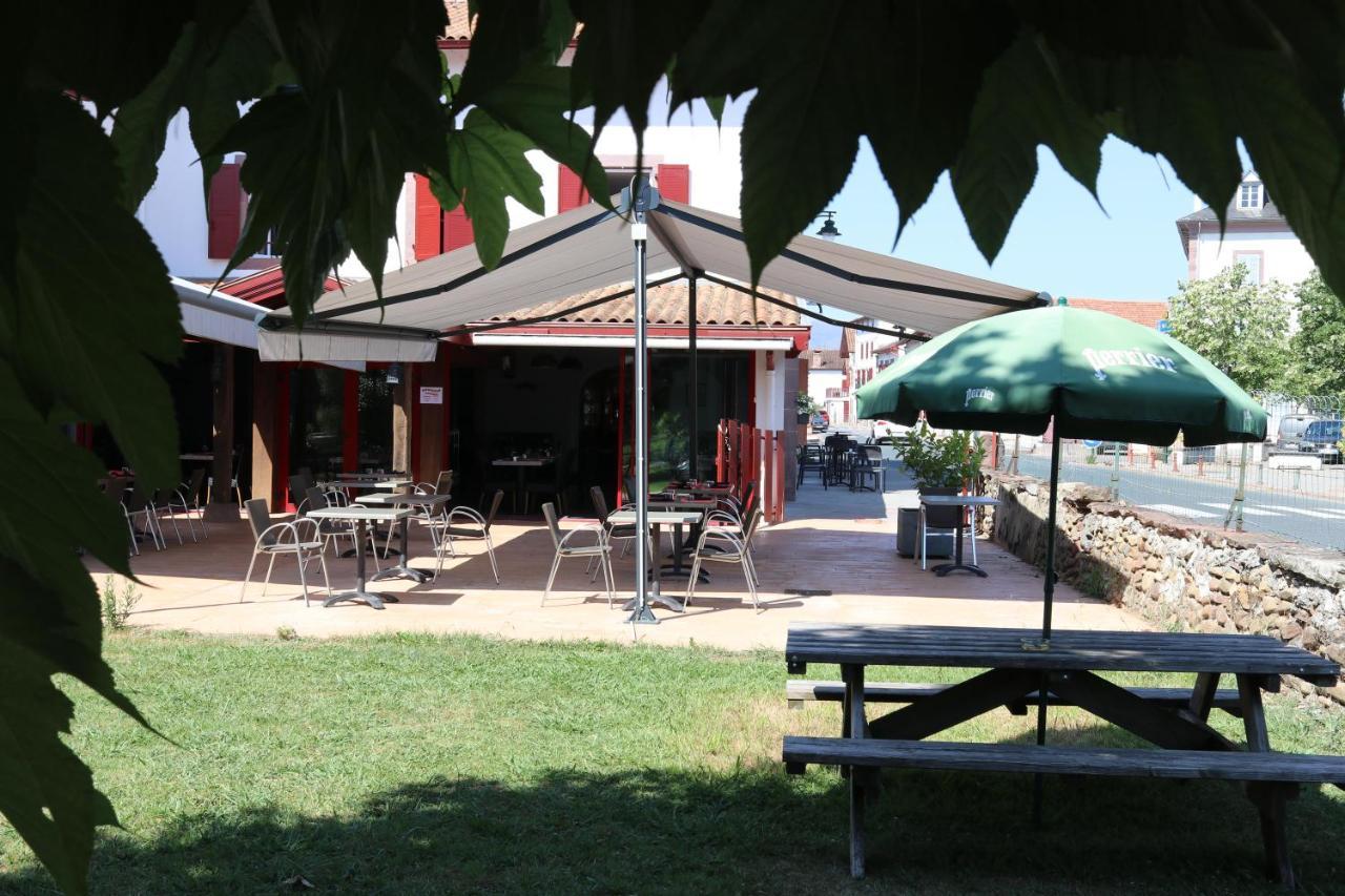 门迪酒店 Saint-Jean-le-Vieux  外观 照片