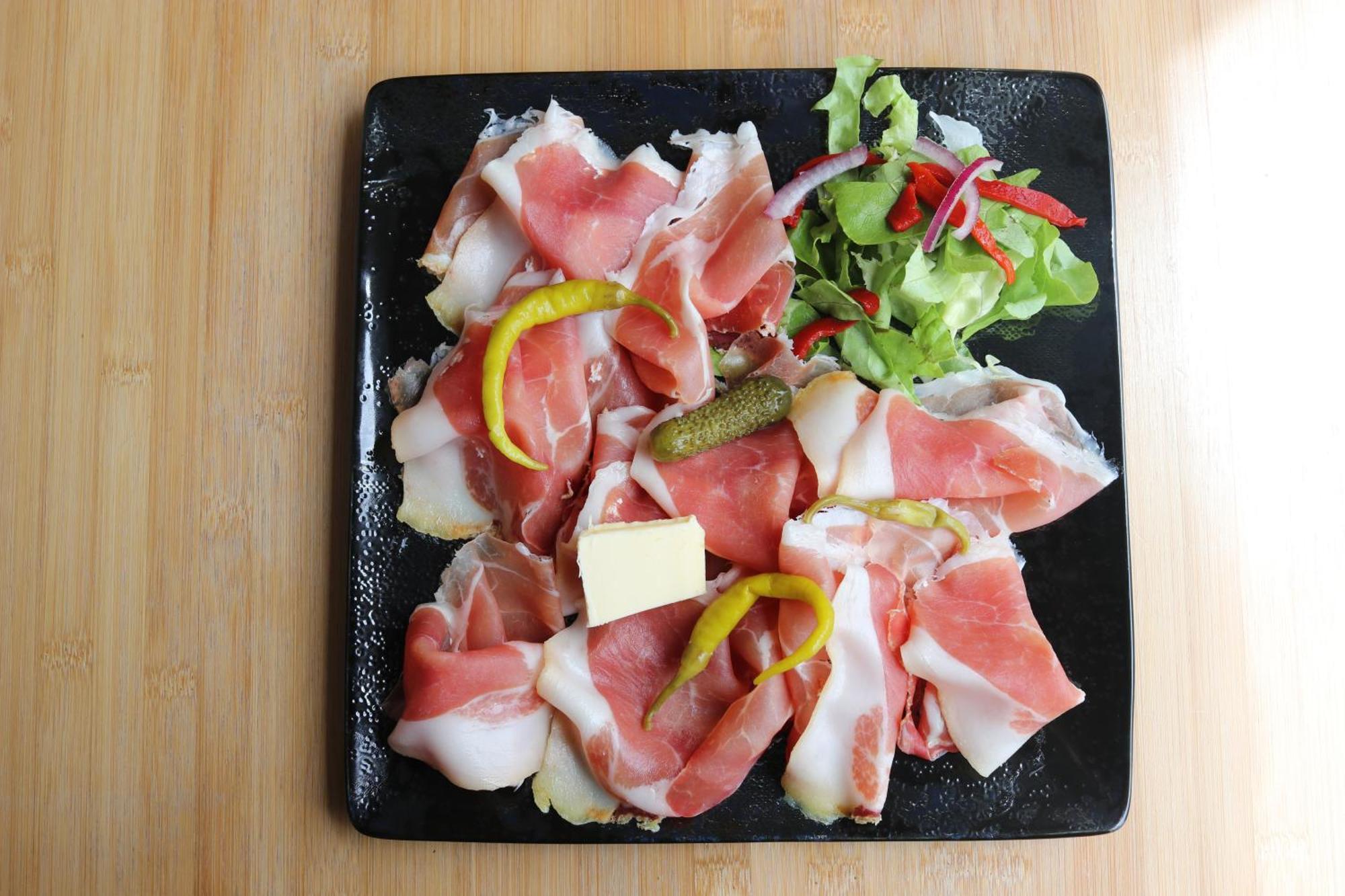 门迪酒店 Saint-Jean-le-Vieux  外观 照片
